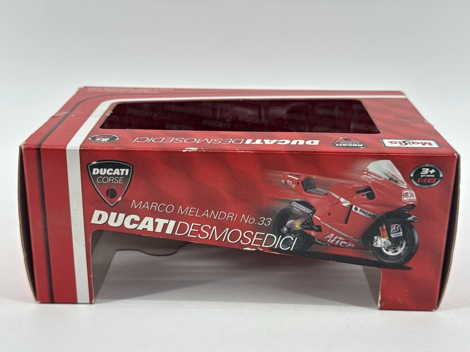 Maisto Ducati Desmosedici Marco Melandri #33 1:18 Diecast Motorcycle - Image 4 of 4