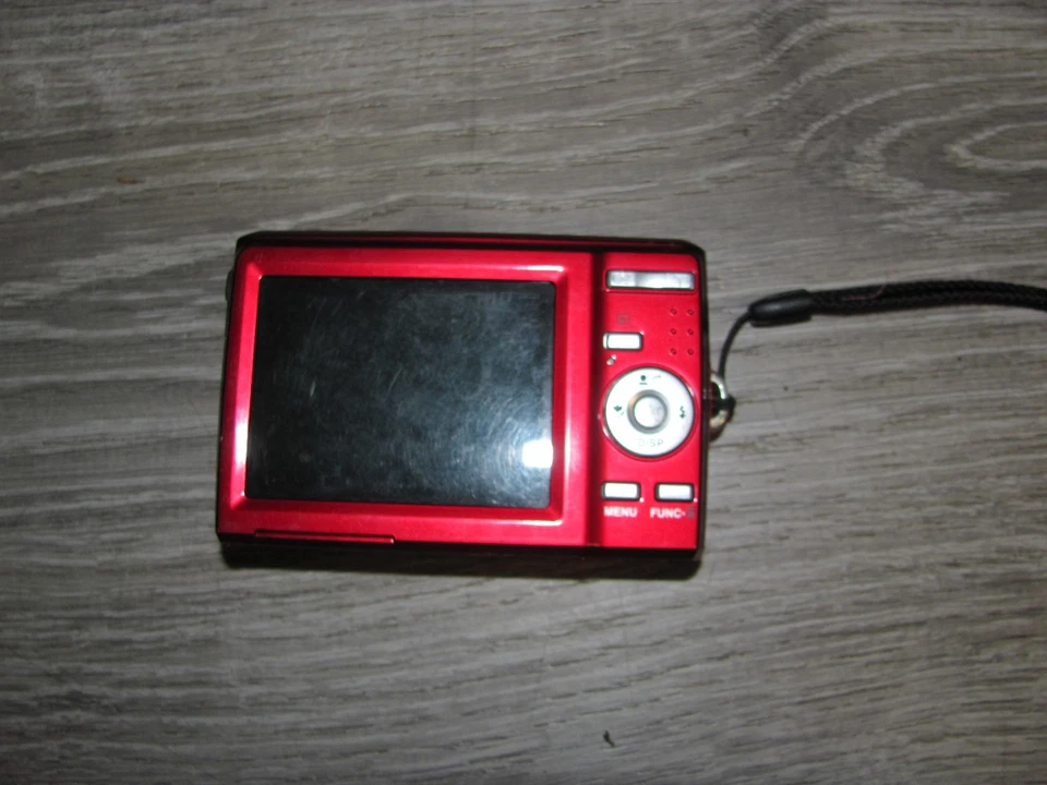 Polaroid i1236 12.0MP Digital CCD Camera Works Great Red Tested - Image 2 of 2