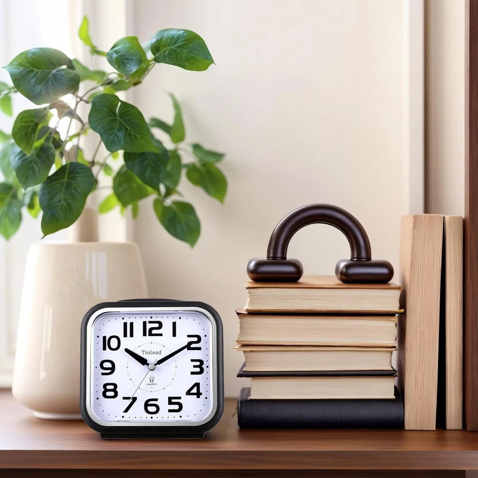 Analog Alarm Clock Silent Large Display Gentle Wake Snooze Battery Operated - Image 4 of 4