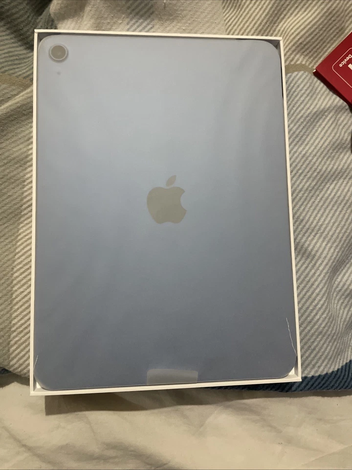 Apple iPad A16 11th Generation 2025 11" Wi-Fi Only 128GB Blue - Image 3 of 3