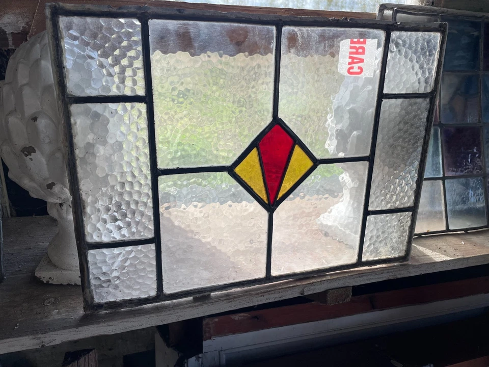 Beautiful Art Deco Stained Glass Window: Geometrical Diamond ODS22 - Image 3 of 3