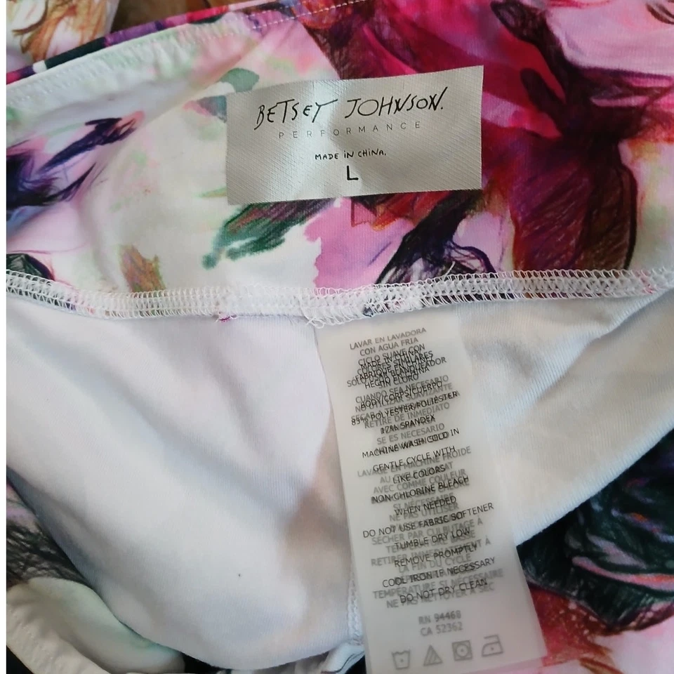 Leggings recortados Betsey Johnson Performance color agua rosa estampado floral 7/8 Foto 4 de 4