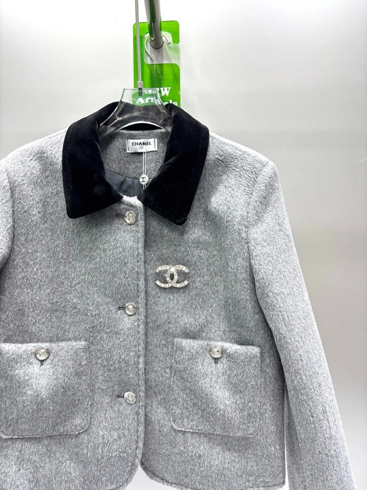 Chanel CC Velvet Collar Splicing Intimate Short Coat M - Image 3 of 4