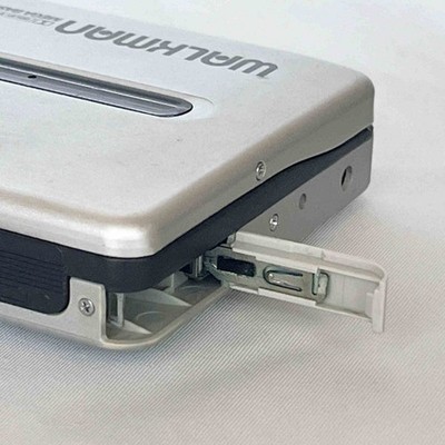 SONY WM-FX877 1999 W/accesories Radio Walkman Cassette Player From