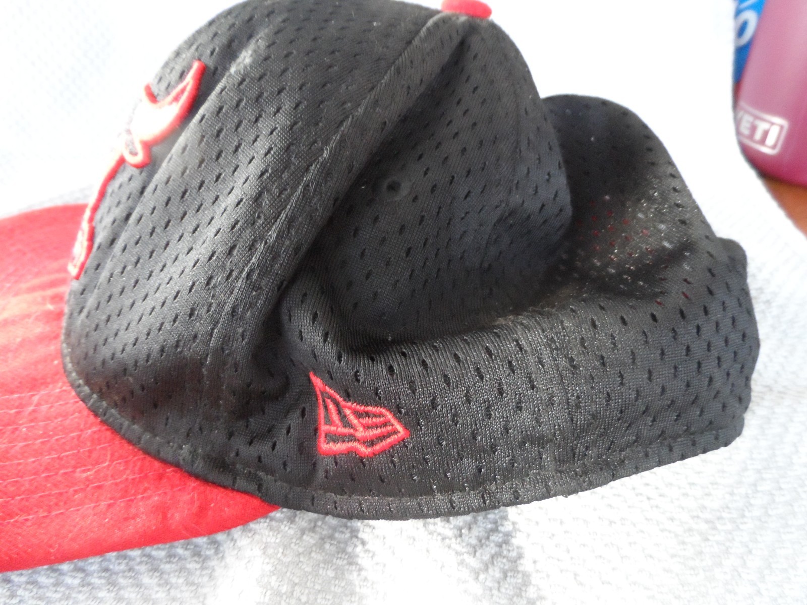 (2) CHICAGO BULLS CAPS. SEE PICS USED X-425 thumbnail 13