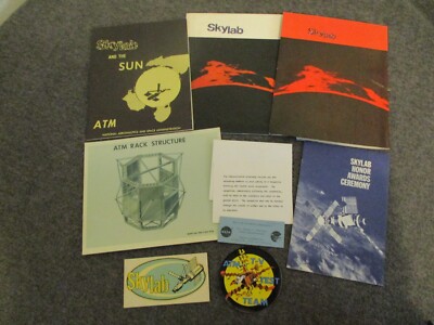 NASA MSFC APOLLO SKYLAB ATM POSTERS+HONOR AWARD PROG&TKT-CHARLES CONRAD SIGNED