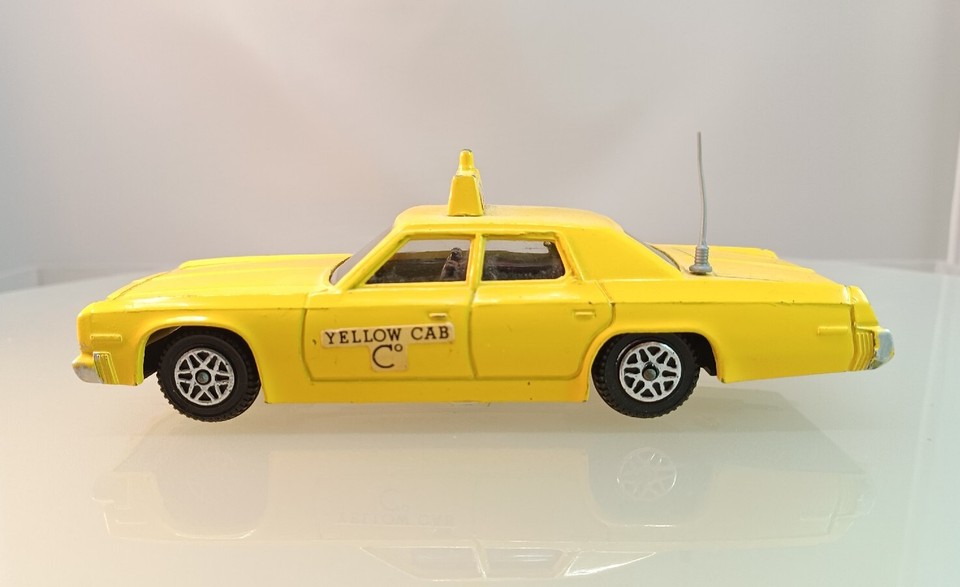 Dinky Toys 1/43 Plymouth Gran Fury Yellow Cab – Taxi Jaune, Collection Voiture Miniature