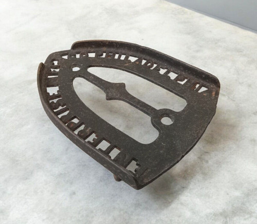 Antique Advertising ENTERPRISE FC CO. PHILADELPHIA Cast Iron Sad Iron Trivet