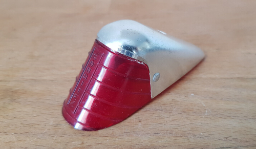 Cabochon Rouge Luxor Pour Feu Arrière De Vélo Ancien - Vintage - Neuf (peut Avoir Un Défaut Mineur)