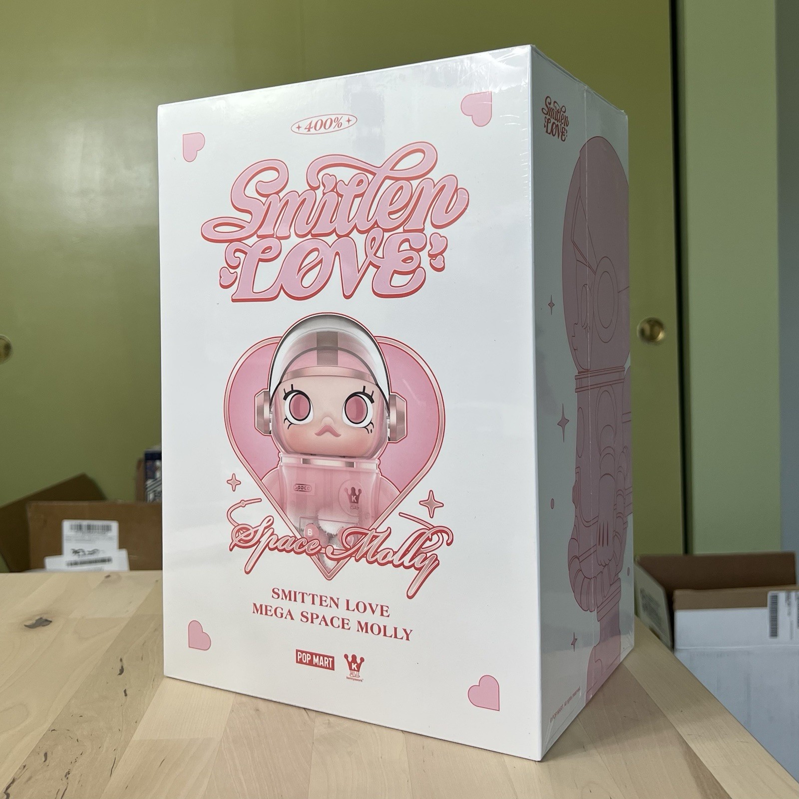 NWT POP MART MEGA SPACE MOLLY 400% SMITTEN LOVE