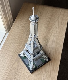 LEGO ARCHITECTURE: The Eiffel Tower (21019) Incomplete set Only
