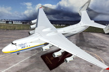 Antonov AN-225 Mriya 1:200 Scale