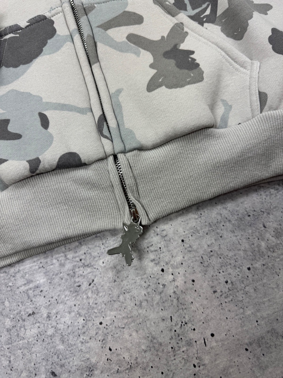 Named Collective Unrealistic Ideals Camo Girls Grey Zip Up Hoodie Zipper XS-S image 8