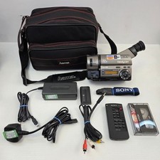 Sony CCD-TR713E Handycam Video Hi8 Camcorder With Accessories Fully Working