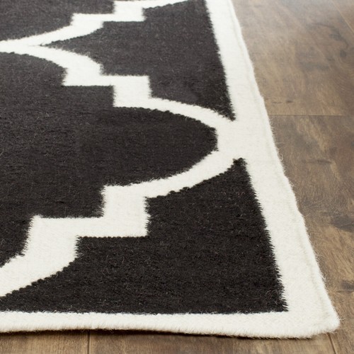 SAFAVIEH Dhurries DHU633A Handwoven Black / Ivory Rug - Picture 7 of 20