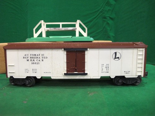Lionel No. 3662 Postwar Automatic Refrigerated Milk Car w/platform & insert - 第 3/15 張圖片