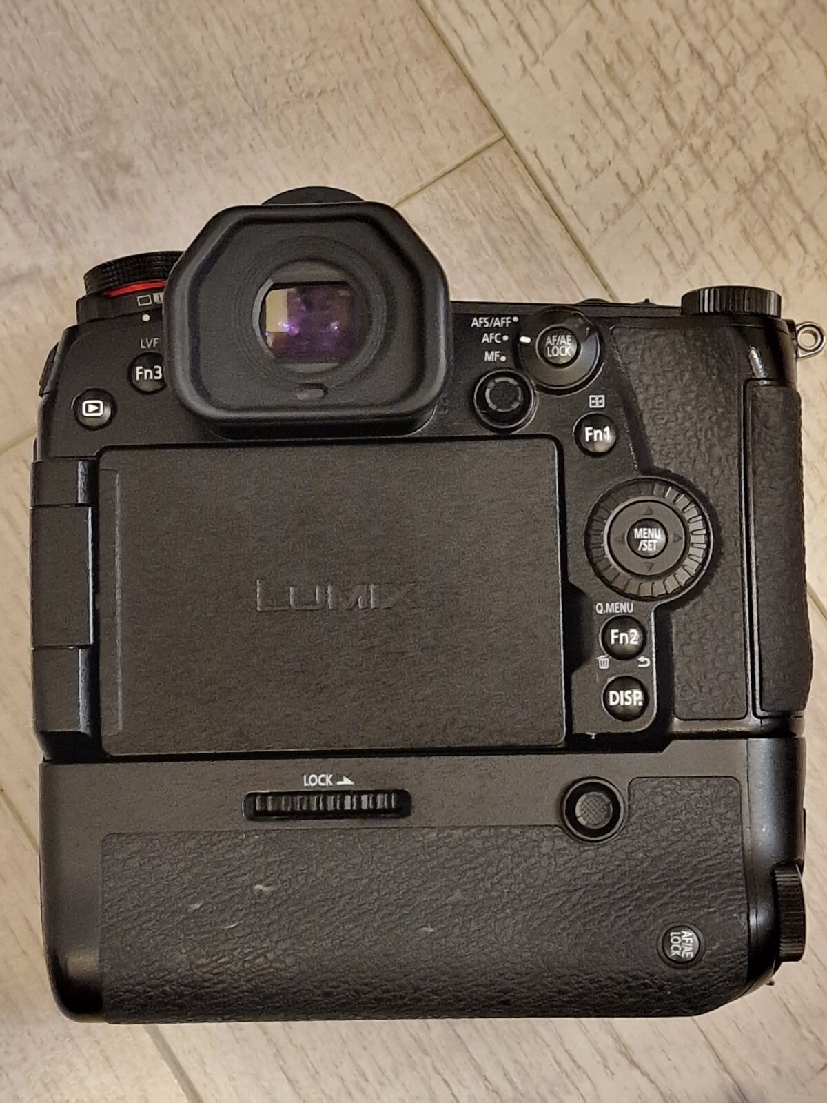 Panasonic LUMIX DCG9 Camera Body + Battery Grip + Battery + Charger eBay