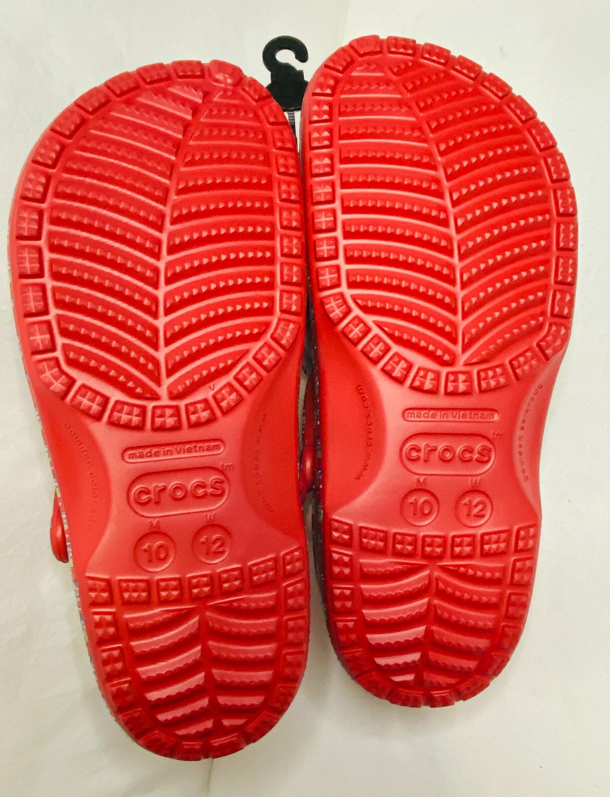 Vineyard Vines Crocs Holiday Christmas NWT Red Clogs With Jibbitz M10