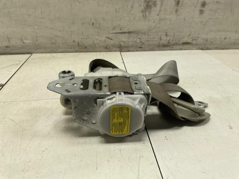 Toyota Camry Le 2008 cinturón de seguridad delantero izquierdo del lado del conductor OEM+ Foto 3 de 4