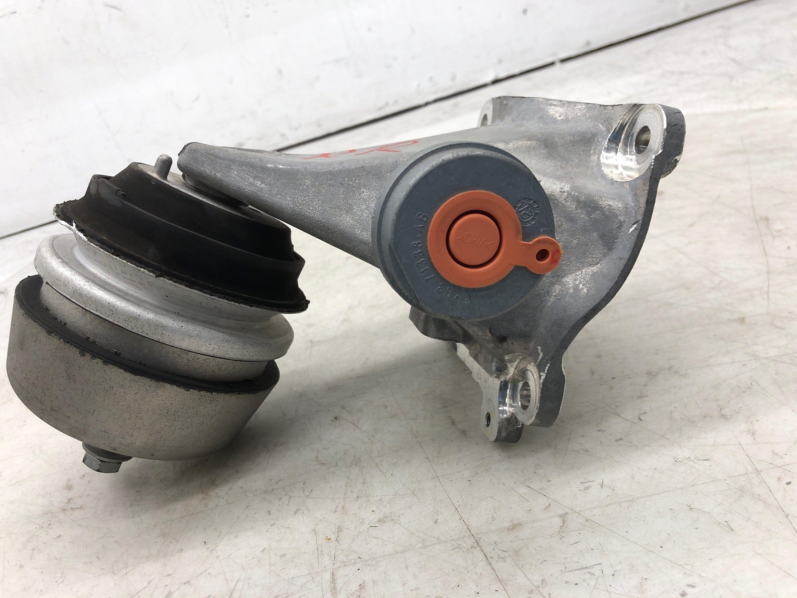 2019-2023 ASTON MARTIN VANTAGE 4.0L RIGHT REAR TRANSMISSION MOUNT HY53-6068-AA