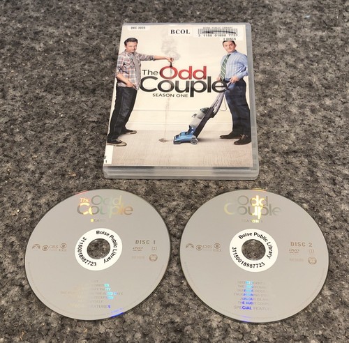 The Odd Couple Season One (DVD, 2015, 2-Disc) Matthew Perry Thomas Lennon comedy