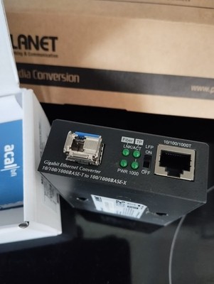 100 Base TX to 100 Base FX  Media Converter 