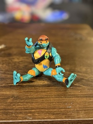 Michelangelo Figure Lightning Bolt Chestplate Peace Sign Pose TMNT