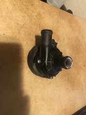 Pompe à eau Audi Q2