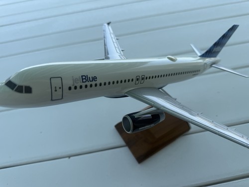 PacMin Jetblue 1:100 A320. Harlequin Tailfin Model Airplane