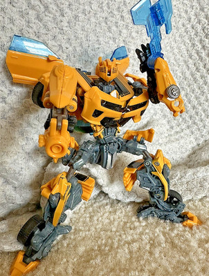 Transformers Hunt For The Decepticons Battle Blade Bumblebee complete HFTD 2010