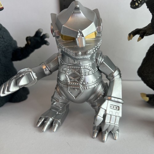 3 Lot Godzilla TOHO Bandai 2014 Piggy Bank 2011 Mechagodzilla 2007 Millennium - Picture 2 of 24