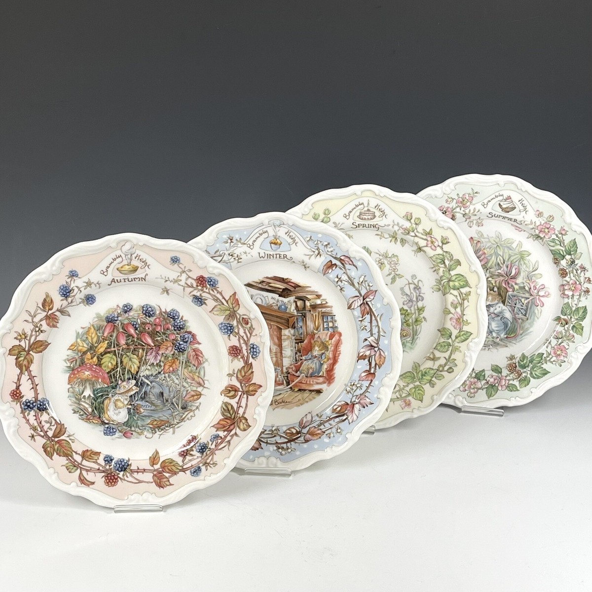1982 BRAMBLY HEDGE Royal DOULTON Four Seasons Plates