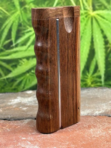 4" Caribbean Rosewood Twist Top Dugout With Red Shark Tip, Poker & Extra Spring - Picture 2 of 7