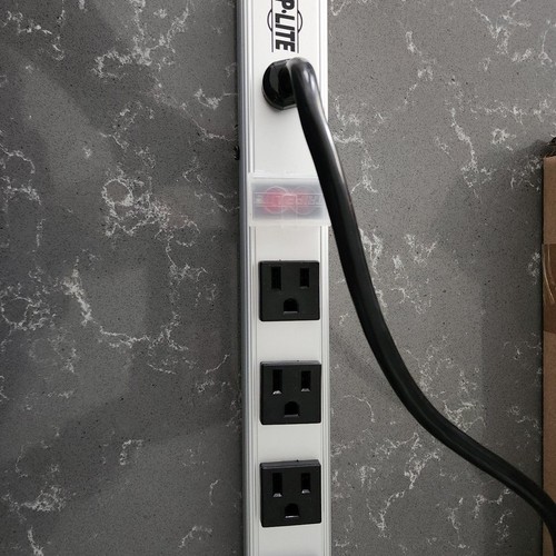 Tripp PS120410 4 Outlet Power Strip - 第 1/1 張圖片