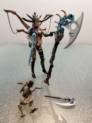 Spawn Dark Ages The Skull Queen.  7  Action Figure 1998 McFarlane. Loose