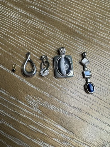 Pendant Lot of 5 Costume Jewelry Vintage to Now