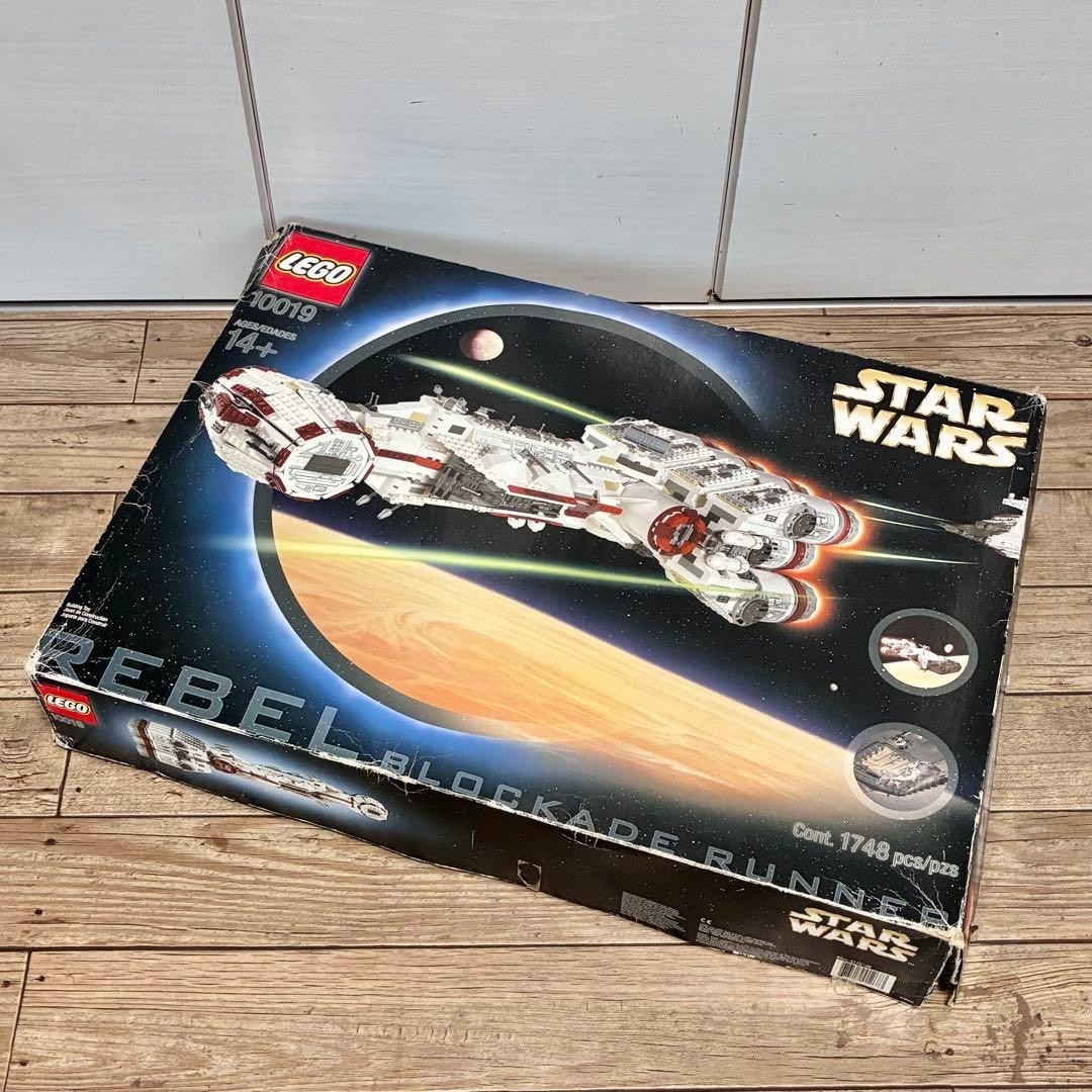 LEGO Star Wars UCS Rebel Blockade Runner Tantive IV 10019