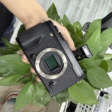   NEAR MINT  Fujifilm X-E2S 16.3 MP Digital Camera Body Only - Black