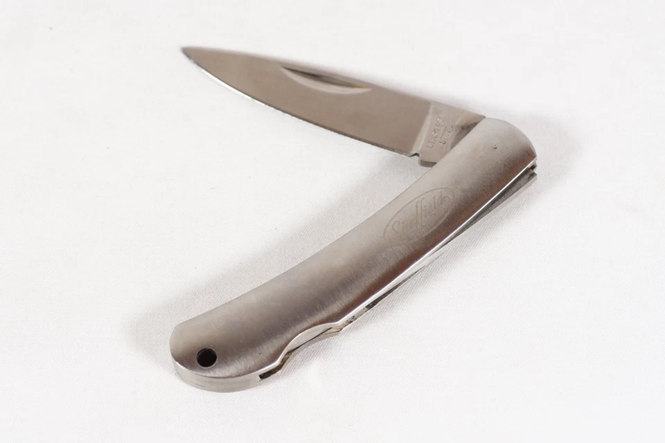 Juego de herramientas múltiples navajas de bolsillo Sheffield vintage de 3 piezas con llavero de luz roja Foto 4 de 4