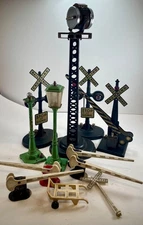 Vtg Lionel Marx Lot  Railroad Crossing Stop Signal Flood Light Tower Cross gates
