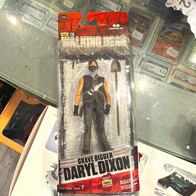 McFarlane Toys The Walking Dead Daryl Dixon Grave Digger Serie 7 Figur +Schaufel