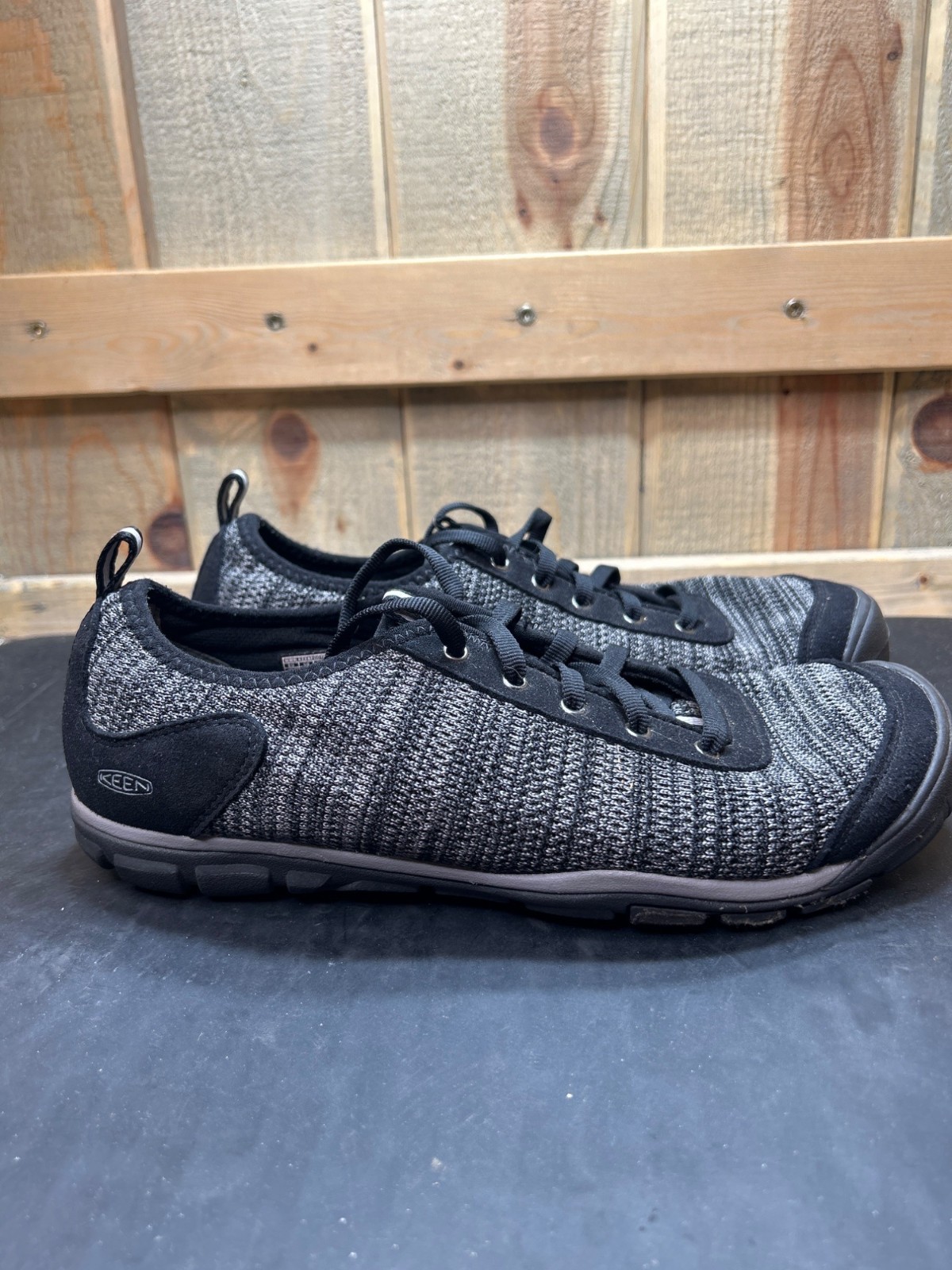 Scarpe stringate casual Keen donna taglia 10 nere e grigie maglia atletica leggere