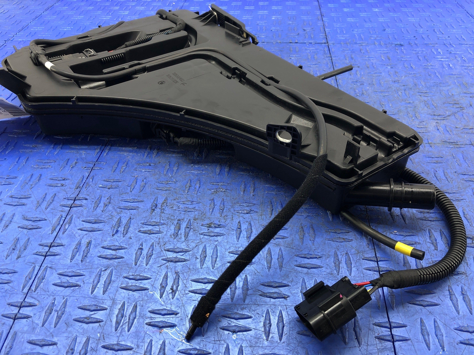 2023 MASERATI GRECALE WINDSHIELD WASHER FLUID TANK RESERVOIR 675001665 OEM