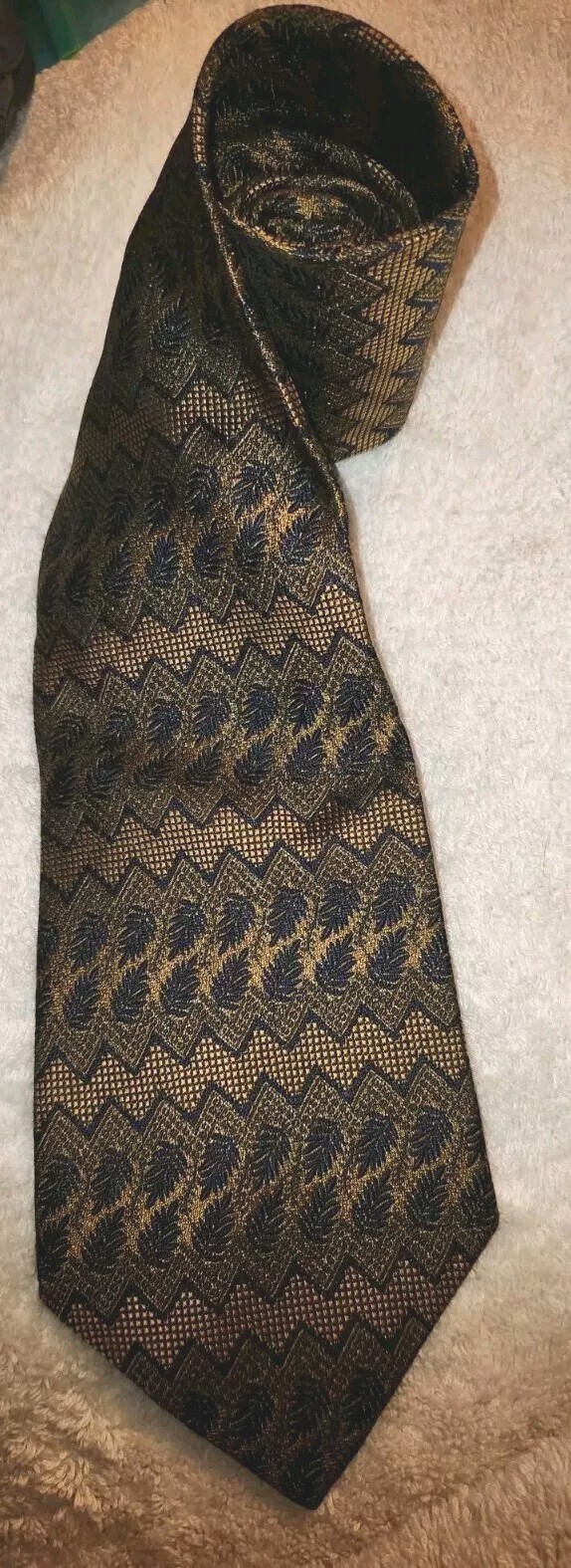 Audrey Buckner Gold Hand Made 100% European Silk Men’s Neck Tie 56