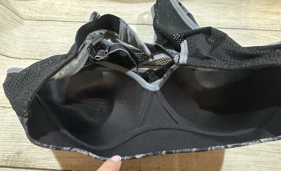 Sujetador Deportivo Maidenform Malla Alto Impacto Pintura Lavado Estampado DM7994 Talla 38B T13 Foto 4 de 4