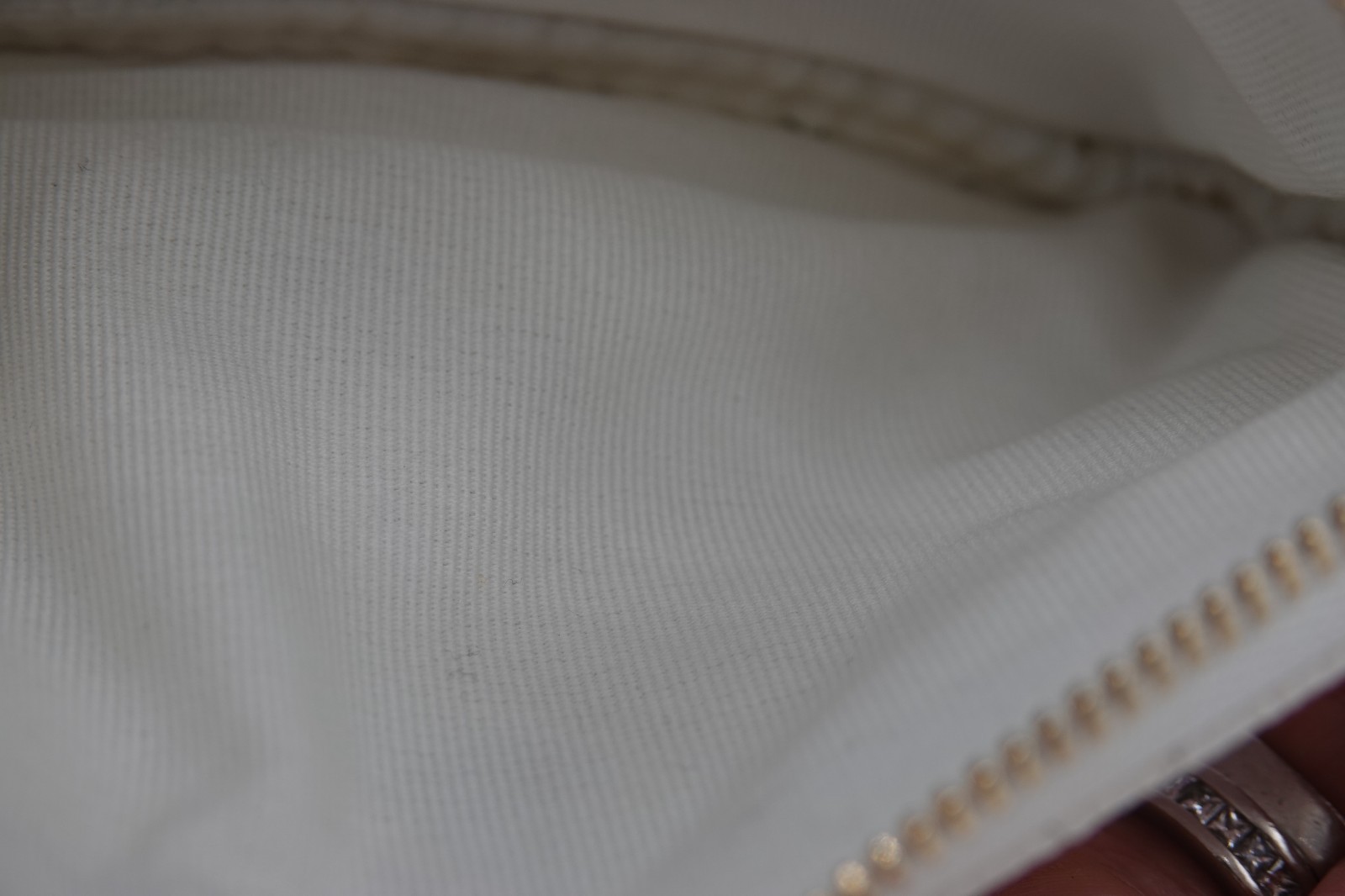 Chanel Small Quilted Caviar Leather Zipper Case White Authentic image 8