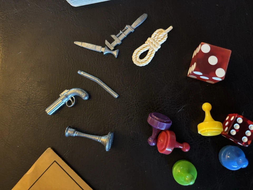 Vintage 1986 CLUE Classic Detective Board Game by Parker Brothers Sealed - Image 3 of 4