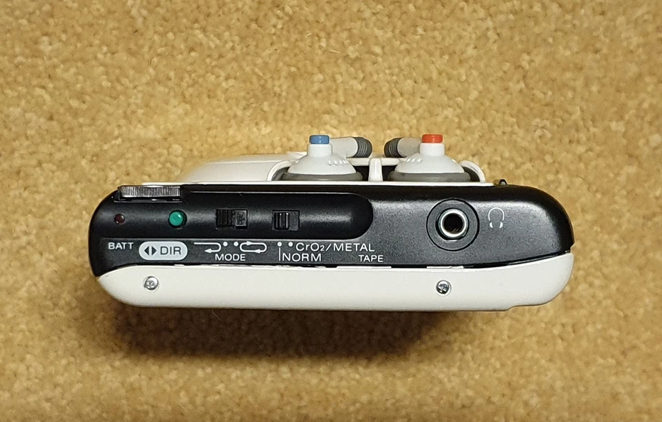 Sony Walkman WM 51 Inbuilt Earphones. Bought 1987 Fantastic Cosmetic Condition!  - Image 4 of 4