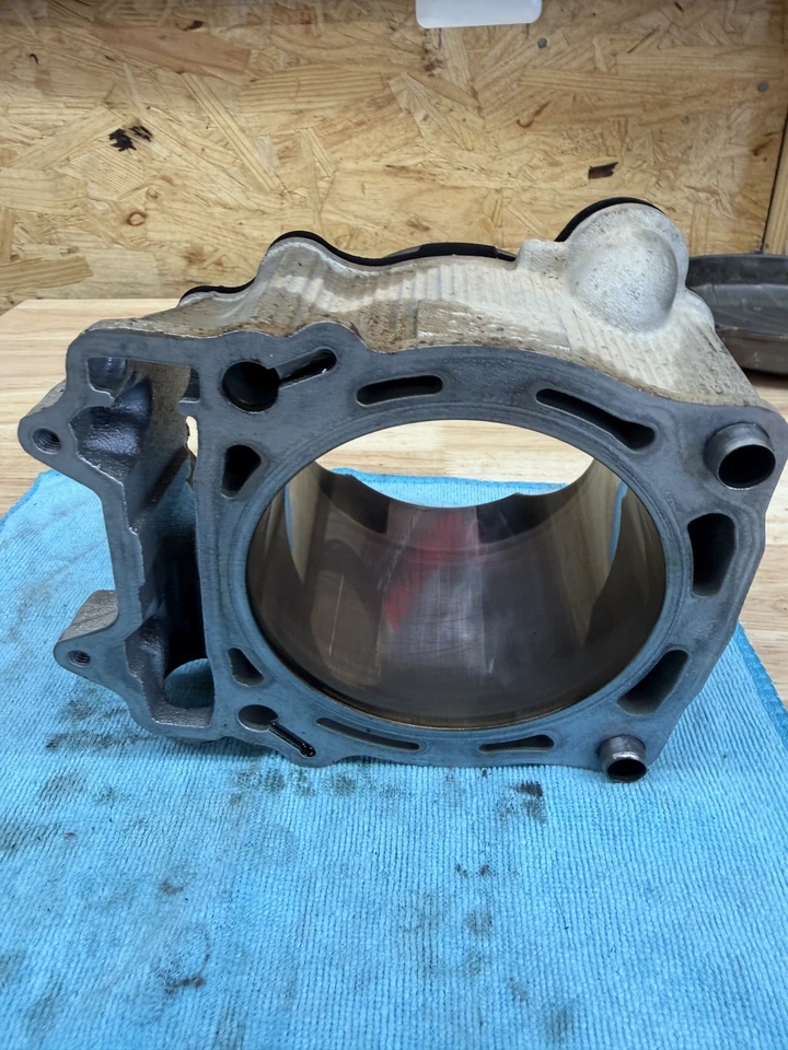 Yamaha YZ450F YZ 450F 2003-2013 cilindro jarra barril extremo superior 5TA-11311-12-00 Foto 3 de 3