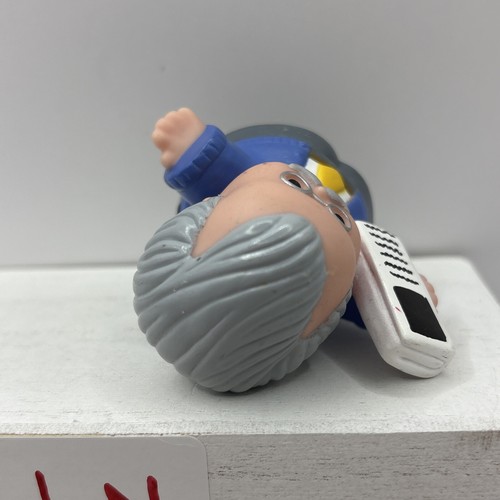 Fisher Price Little People GRANDPA MAN w/ NEWSPAPER & GLASSES Grandparent Figure - Picture 6 of 7